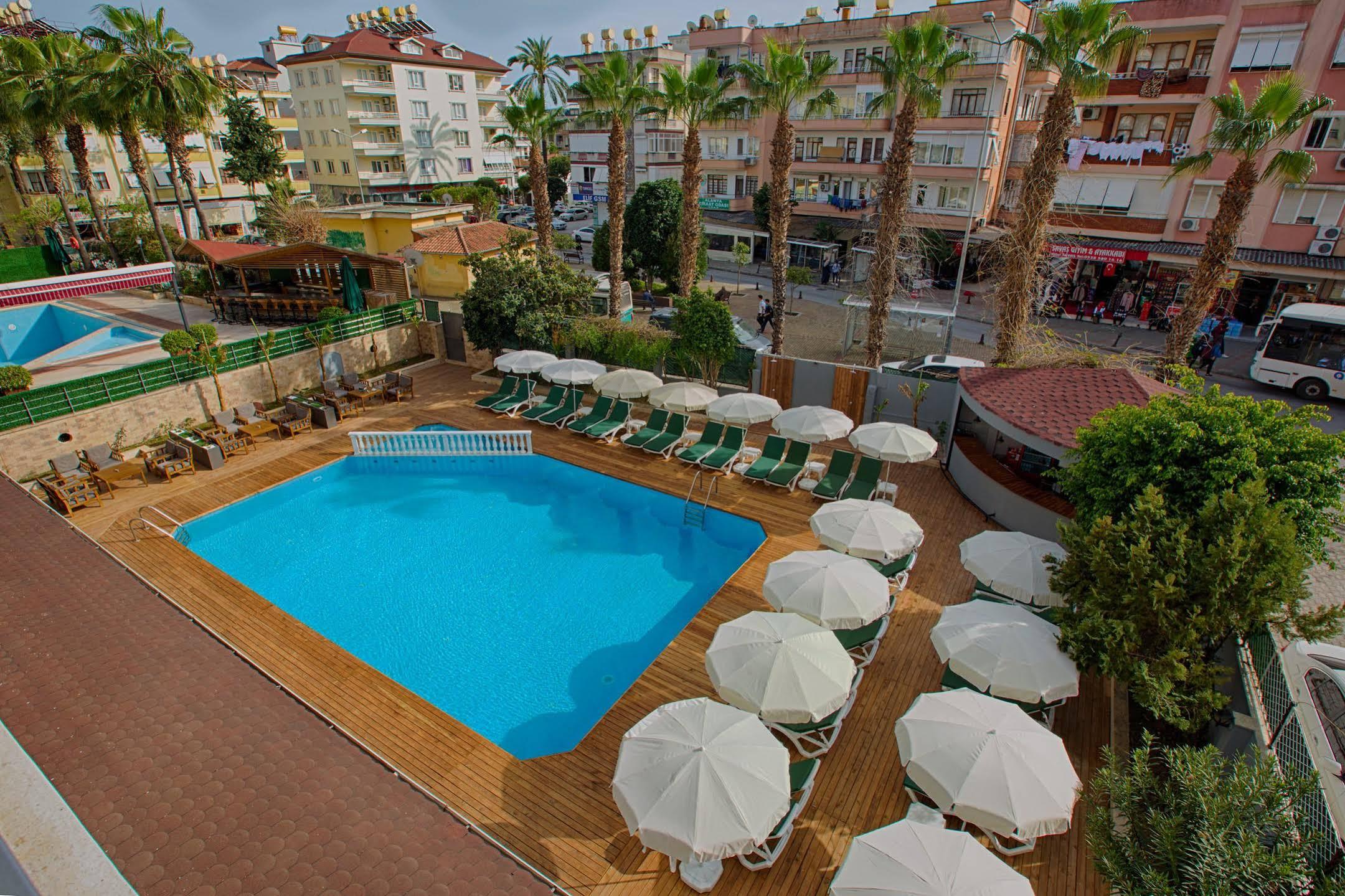 Hma & Suites Apartahotel 3*